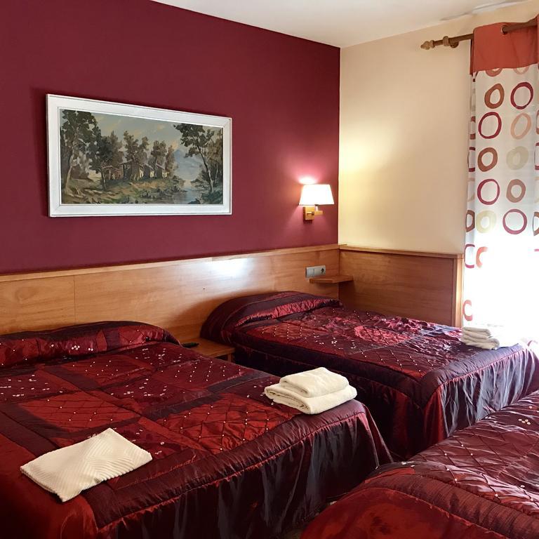 Hostal Fonda Galicia Cardedeu Exterior foto