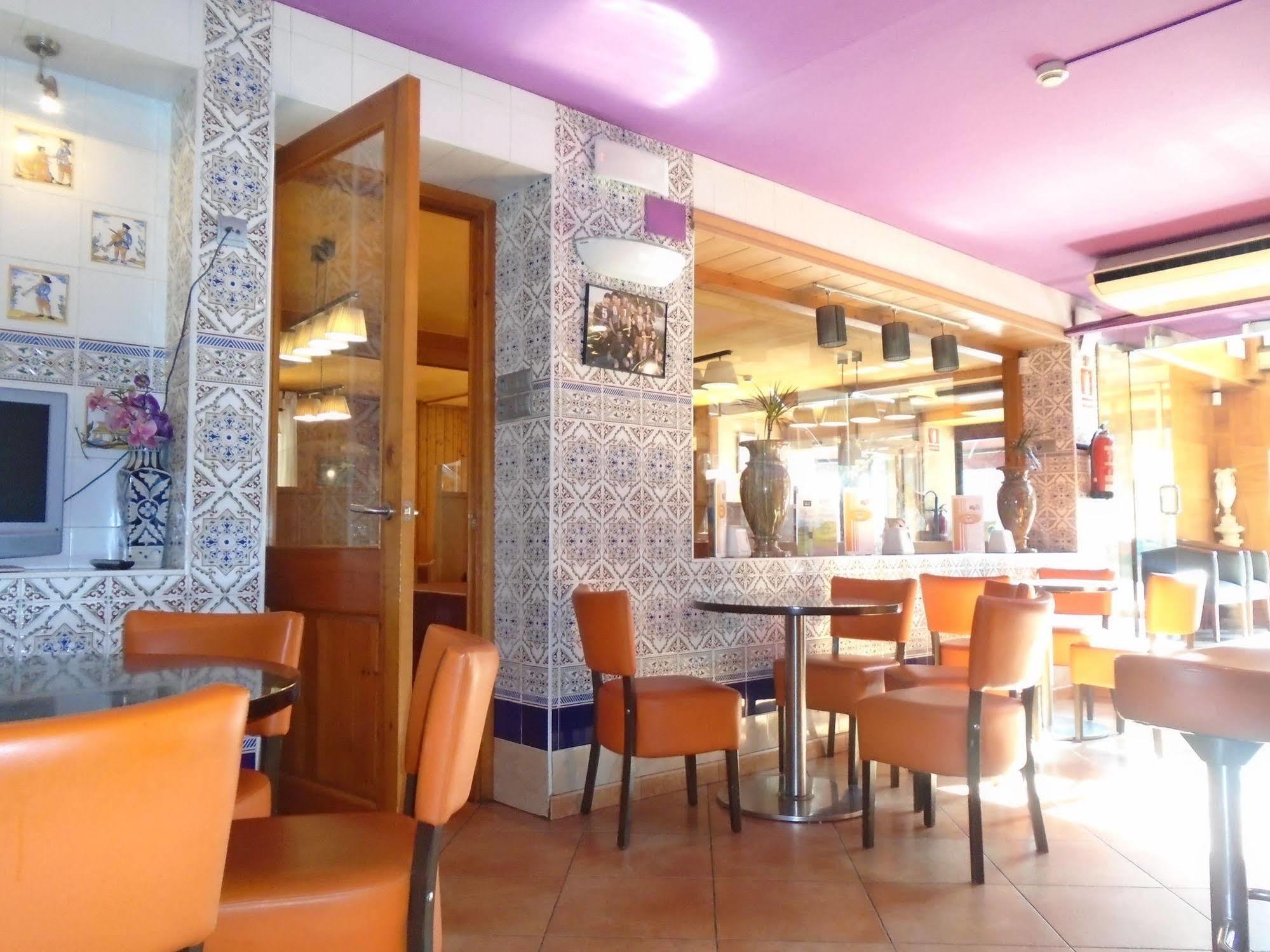 Hostal Fonda Galicia Cardedeu Exterior foto