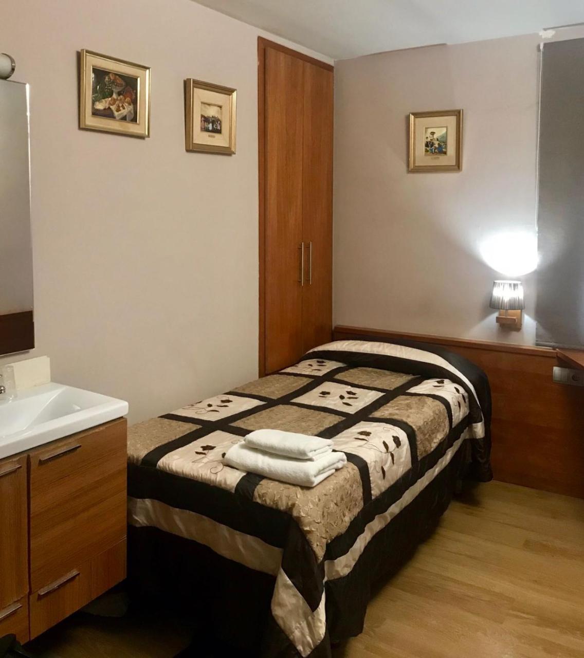 Hostal Fonda Galicia Cardedeu Exterior foto